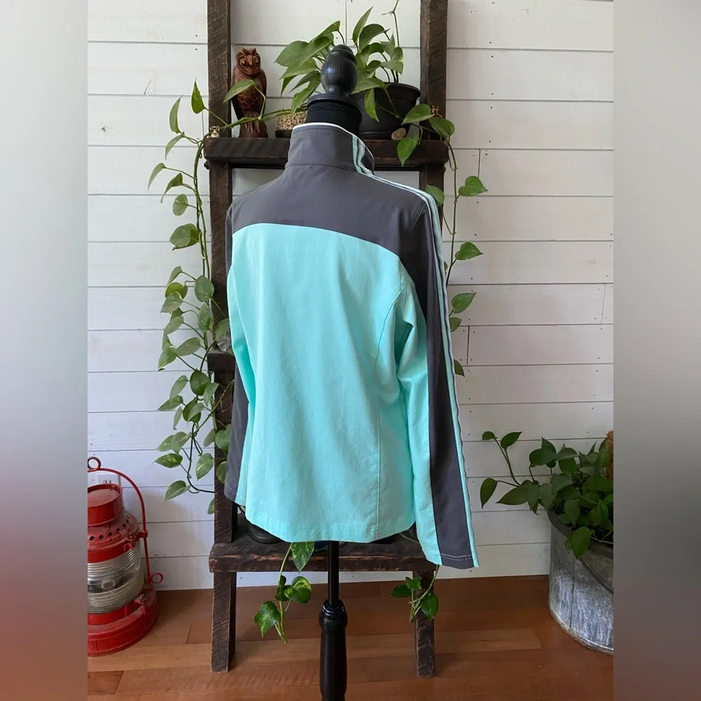 Made for Life: Sporty Mint Green and Gray Ski Jacket with Performance Material